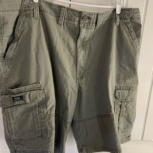 Men’s green denim Wrangler shorts. Size 44 x 10.